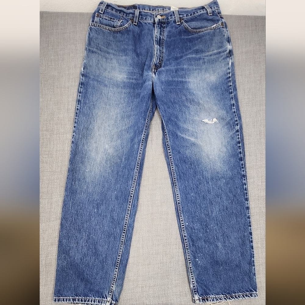Vintage Levi's Relaxed Straight 100% Cotton Denim Jeans. 38 × 32